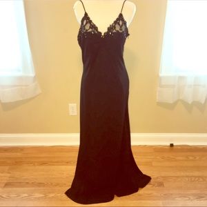 Simple and classic black gown!